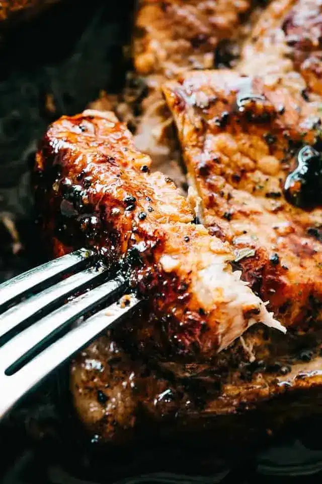 Honey Garlic Pork Chops – Easy Pork Chop Recipe!