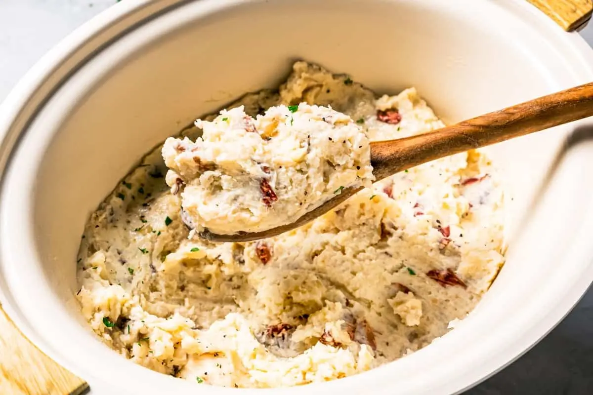 slow cooker garlic mashed potatoes