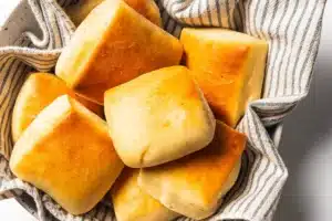 Copycat Texas Roadhouse Rolls